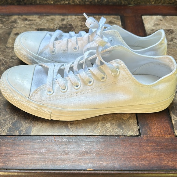 Converse - Picture 2 of 2